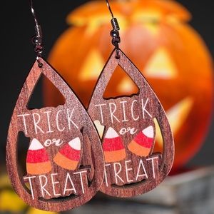 LAST ONE! ‘Trick or Treat’ Halloween 👻 Wooden Drop Earrings